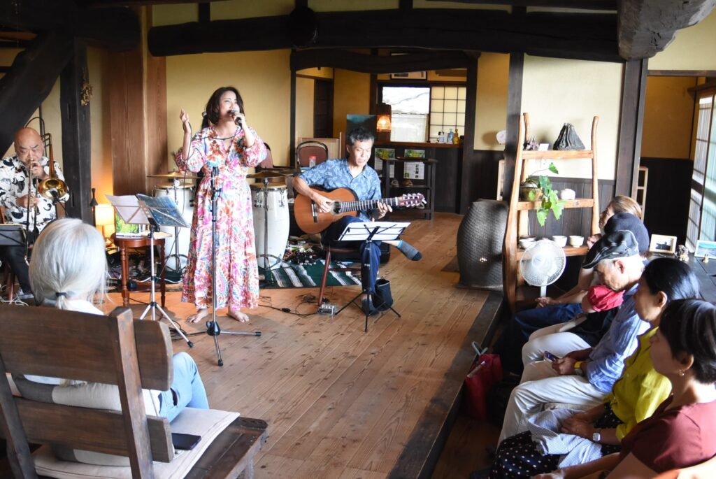 棚田のお宿・阿吽山房とブラジル音楽の競演