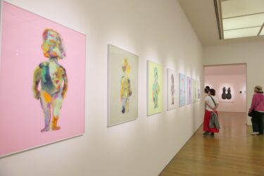 独創的な表現が光る片山さんの作品=岡山県奈義町で
