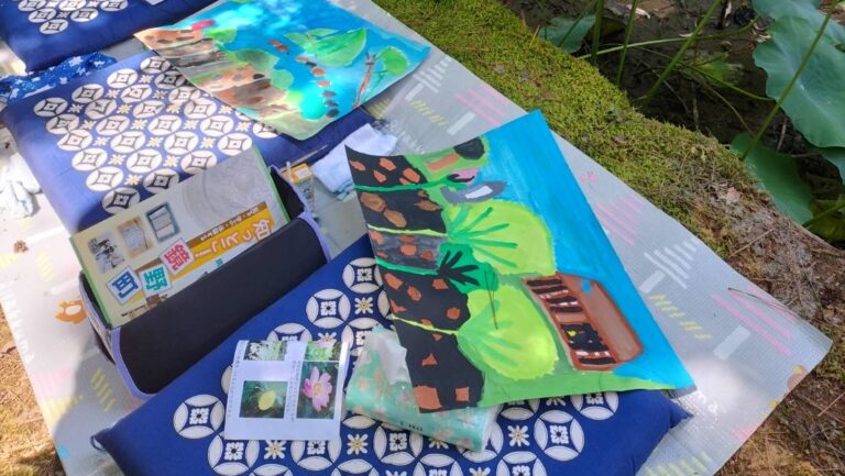 写生大会で描かれた作品=岡山県鏡野町で