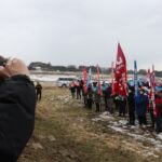 米海兵隊の単独訓練などへの反対を訴える参加者＝岡山県奈義町で