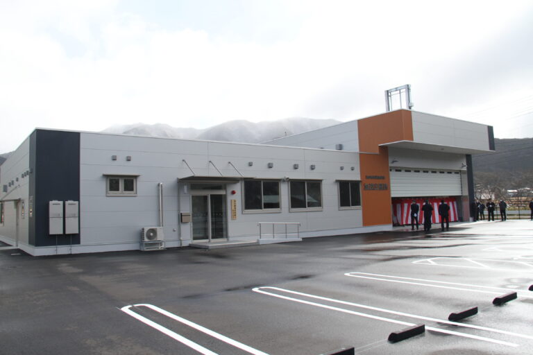 新築移転した加茂出張所＝岡山県津山市で