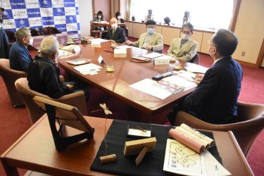 津山民芸協会員、津山市長と懇談会