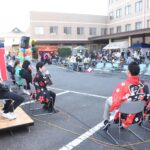 病院紹介をする職員