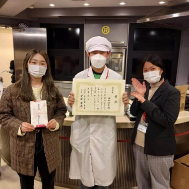 「第２１回インスタントラーメンオリジナルコンテスト」全国大会優秀賞（準優勝）に輝く！美作大学食物学科３年の出水清崇さん（21）/ 岡山県津山市