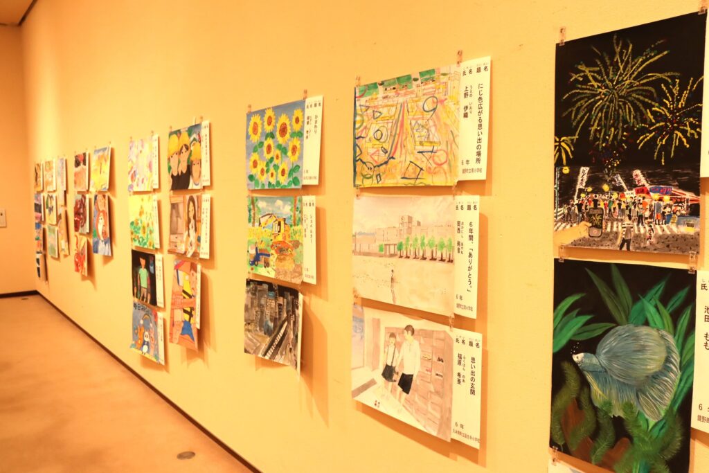 会場に並ぶ入賞作