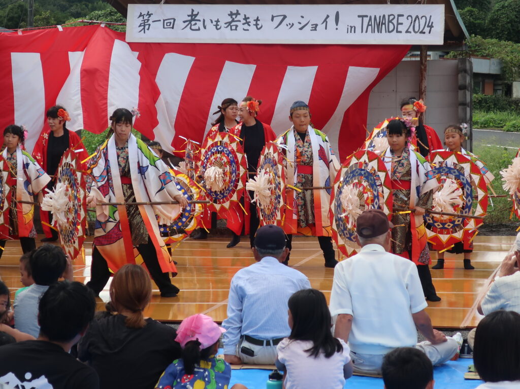 会場を盛り上げた華やかなステージイベント