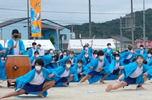 力強いソーラン節を披露