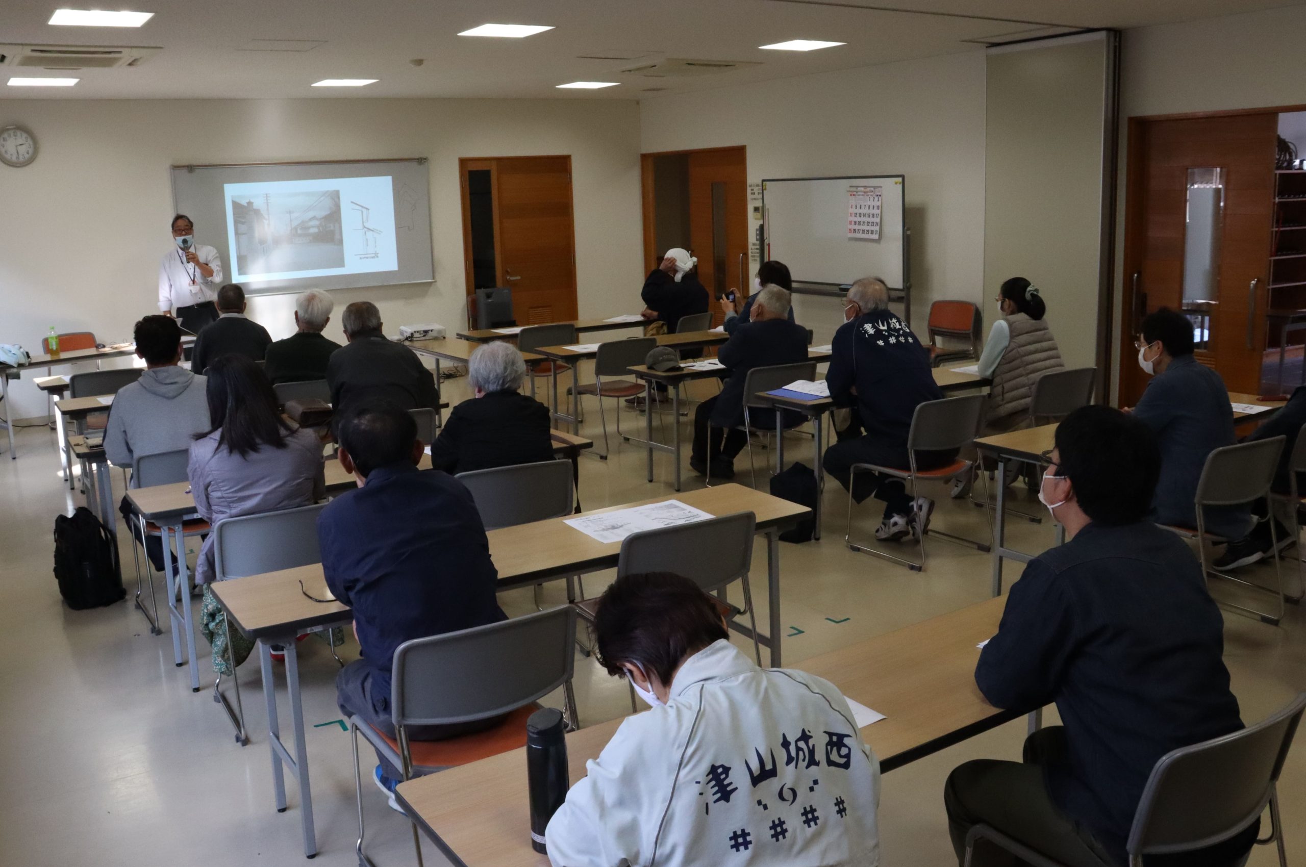 本年度第１回の城西歴史講座が小田中の城西公民館で開かれた。江戸時代から現代に至るまでの城西地区の建造物や町並みの変遷について学んだ。