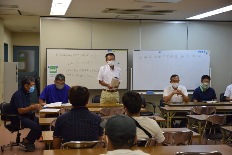 第74回県北軟式優勝野球大会（津山朝日新聞社主催、津山野球協会主管、内外ゴム、スポーツショップムサシ協賛）の組み合わせ抽選会