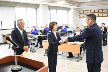 青少年の非行防止などに功労　表彰状伝達式　子どもたちの笑顔のために／岡山・津山市　