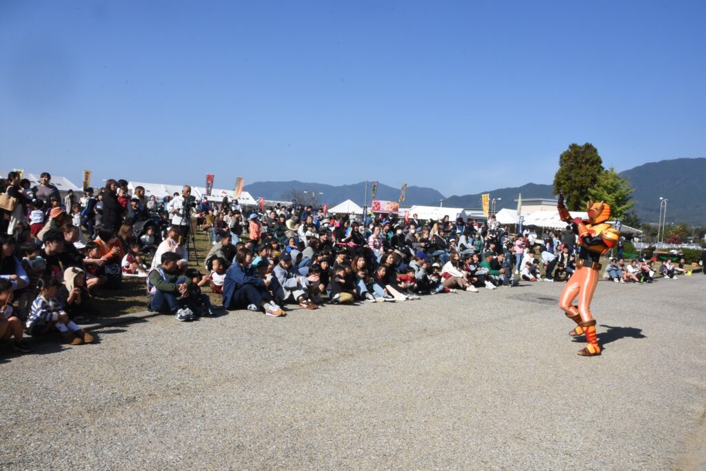 人気を集めたミマダインヒーローショー