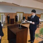 決意を述べる入校生代表=岡山県津山市で