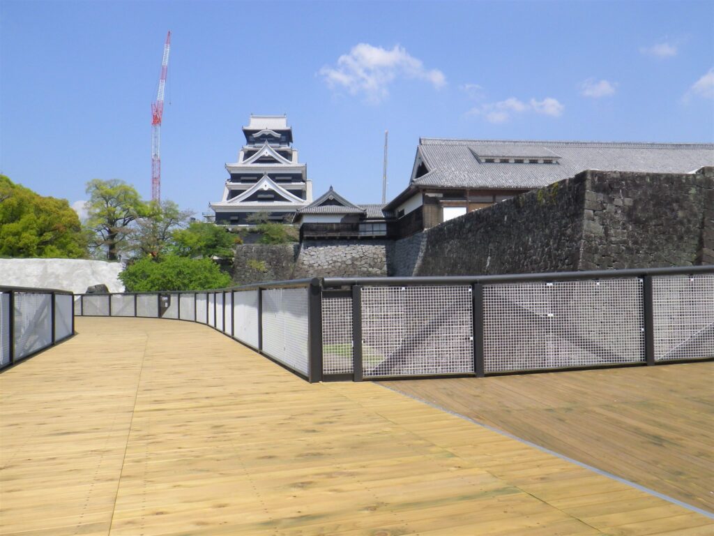 熊本城の見学通路からの眺め【提供：熊本城総合事務所】