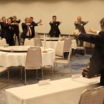 クラブの発展と奉仕への誓いを新たにする会員