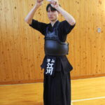 上段に構える江川さん