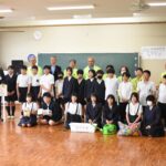 贈呈式での記念撮影