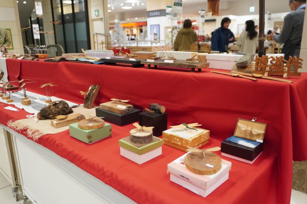 創意を凝らした作品が並ぶ会場