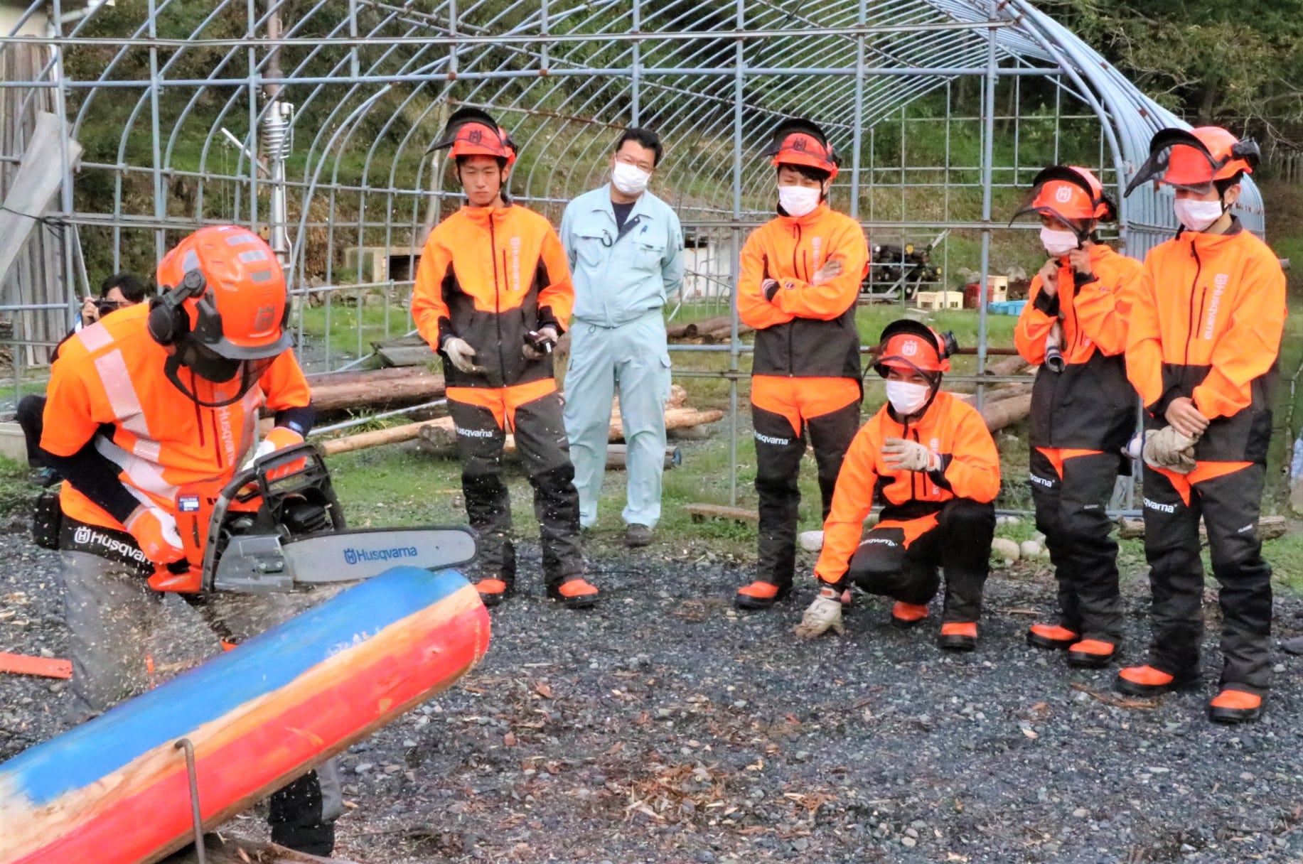 勝間田高校にて、伐木チャンピオンによる研修
