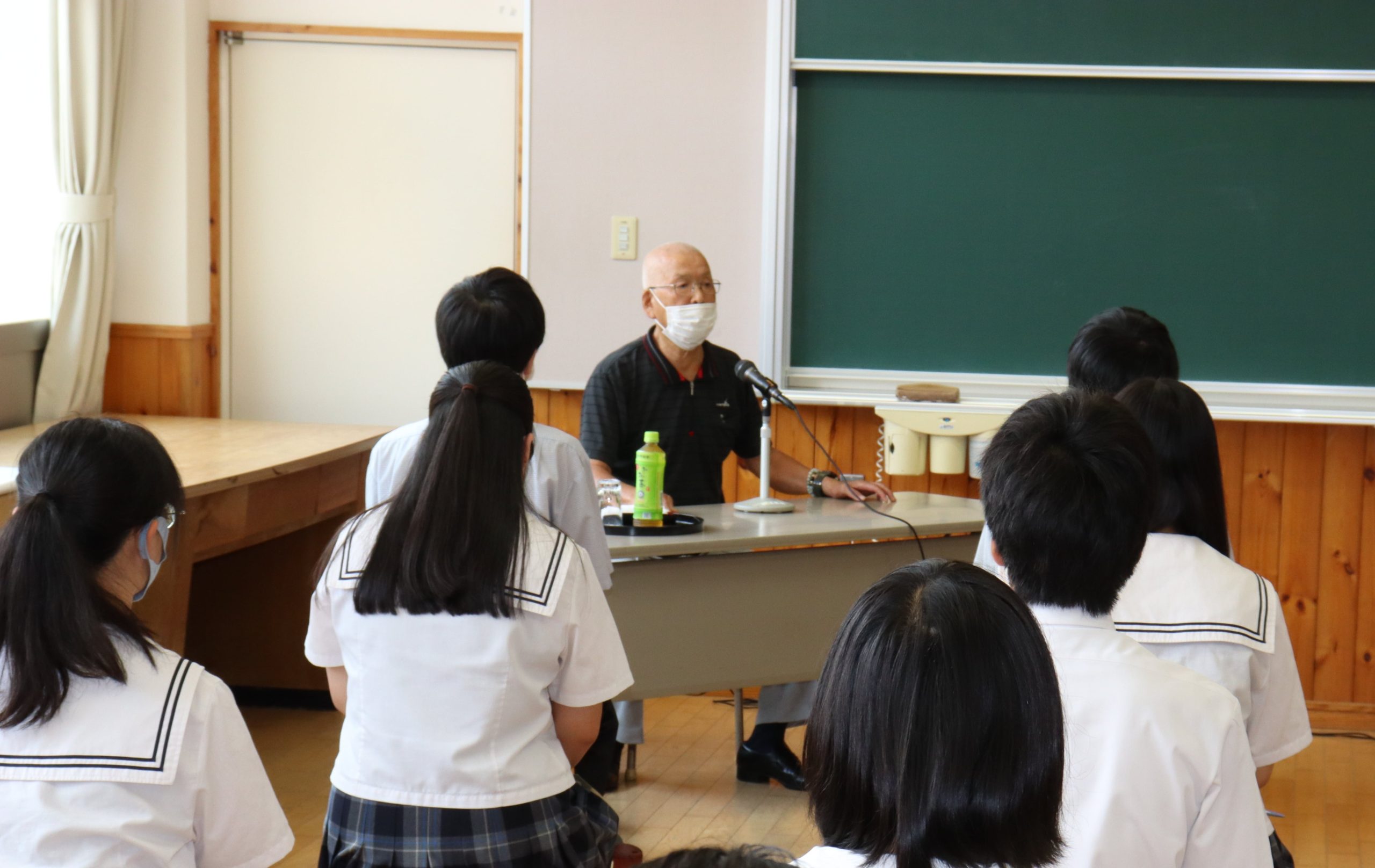 美作高校で、長島愛生園の入所者らを招いた人権啓発の授業