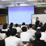 勝間田小学校での学校訪問バスツアー