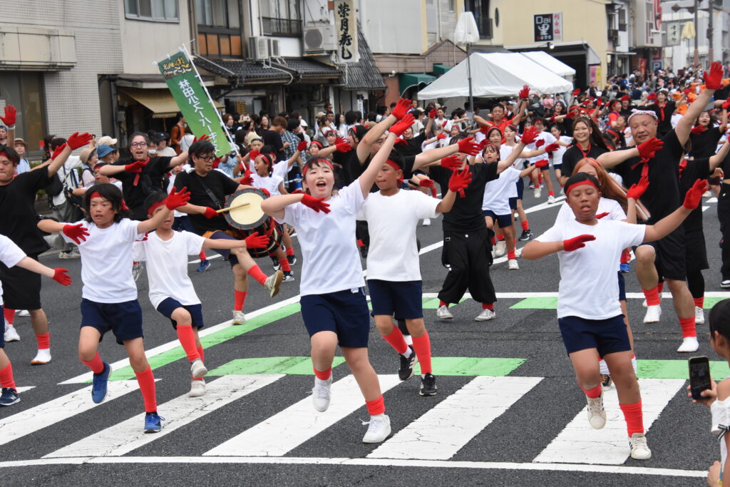 ごんちゃん大賞を受賞した林田小スーパーキッズ