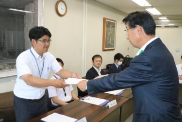4人が新たに委嘱　「津山市ICT活用推進員」　子どもたちの学力向上にと抱負／岡山・津山市