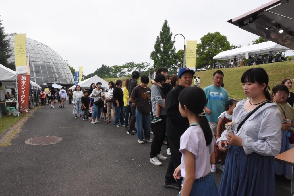 終日長い行列ができていたフード・コレクション会場