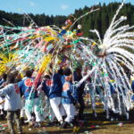 激しい花合戦=岡山県津山市で