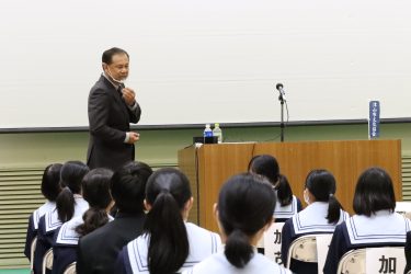 明誠学院高校（岡山市）の吹奏楽部顧問・稲生健教諭が講演