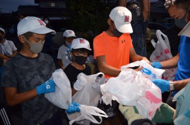 鏡野町商工会青年部、地域の小学生らと清掃
