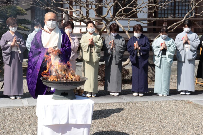 聖徳寺で茶せん供養