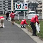 清掃奉仕をするタカラ産業とタカラＧＴ会の参加者