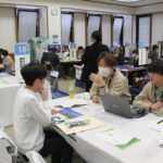 全48社がブースを設けた企業説明会の会場