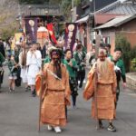 宇那堤森（うなでがもり）に向かう御神幸の行列