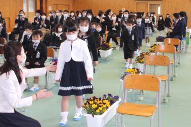 美作地域の多くの小学校で入学式で行われた／岡山県