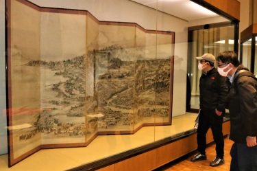 津山郷土博物館「江戸一目図屏風」公開