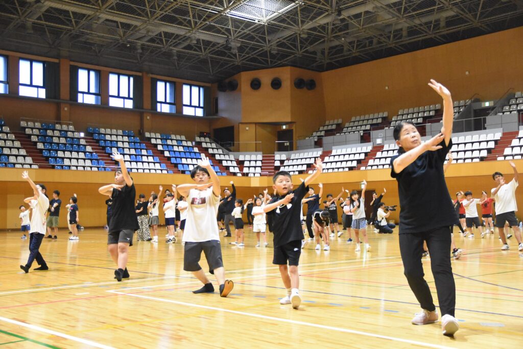 練習が進むにつれ会場は一体感に包まれた