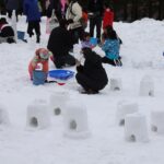 来場者が作ったミニかまくら