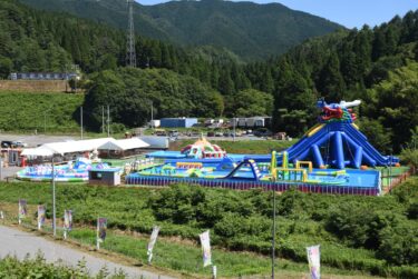 今年もお目見えした県北最大級のウォーターパーク=岡山県新見市で