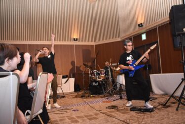 昨年に続き再結成し名曲「ウルトラ・ソウル」を熱演する十六夜祭バンド=岡山県津山市で