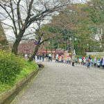 津山城周辺で散策を楽しむ園児たち2024年3月28日 午前10時32分