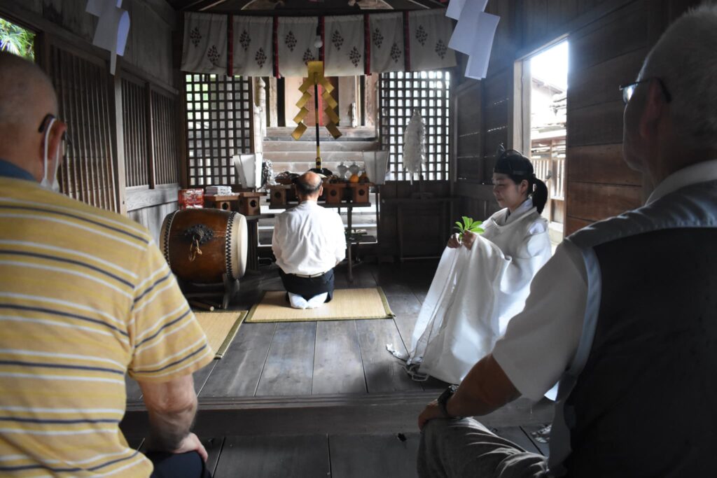 無病息災などを祈願した千代稲荷神社の「夏越祭」