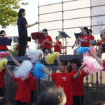 会場を盛り上げた津山東中学校吹奏楽部の演奏=岡山県津山市で