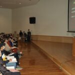 心臓病に関する知識を深める市民ら