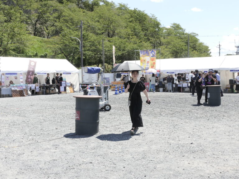 イベントが行われている会場=岡山県津山市で