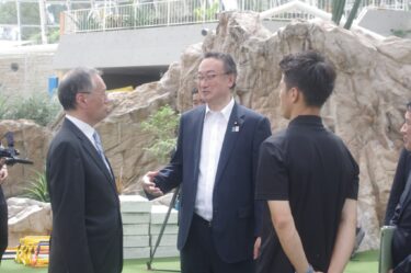 大臣が公民連携の成功例学ぶ　岡田特命担当相が施設視察　「秘訣を全国に展開」／岡山・津山市