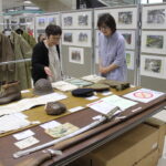 戦争の悲惨さと平和の尊さを訴えるパネル展＝岡山県津山市で