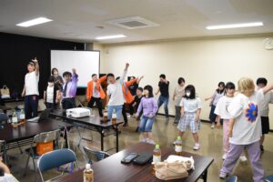 ダンスで盛り上がった交流会