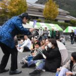 盛り上がったマジックショー=岡山県津山市で