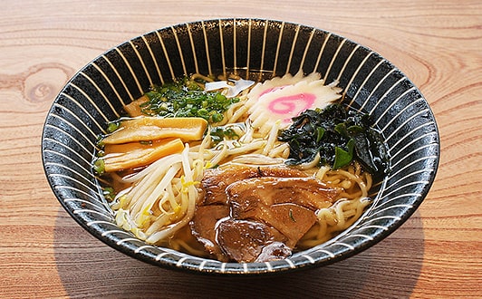米粉麺とイノシシチャーシューの「新庄ししメン」